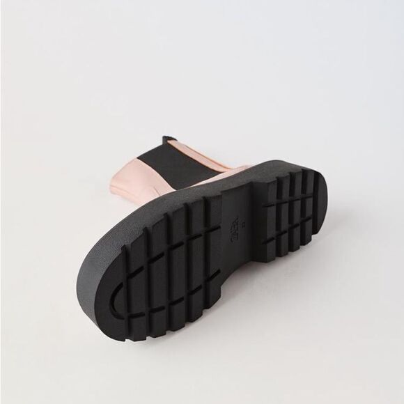 ZARA PATENT EFFECT CHELSEA BOOTS - Picture 7 of 8